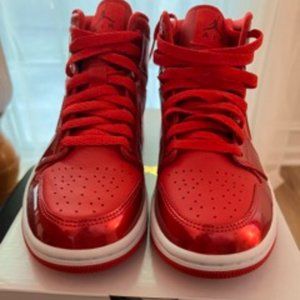 Jordan 1 Mid SE "University Red/Pomegranate/White" Women's Shoe